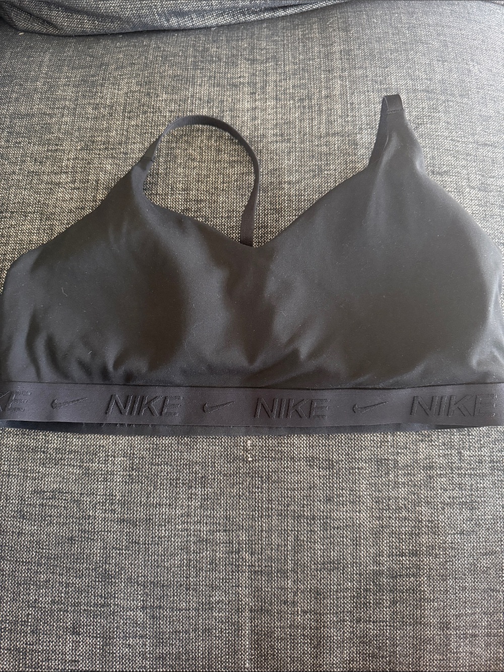 Nike Black Wireless Light-Support Sports Bra
